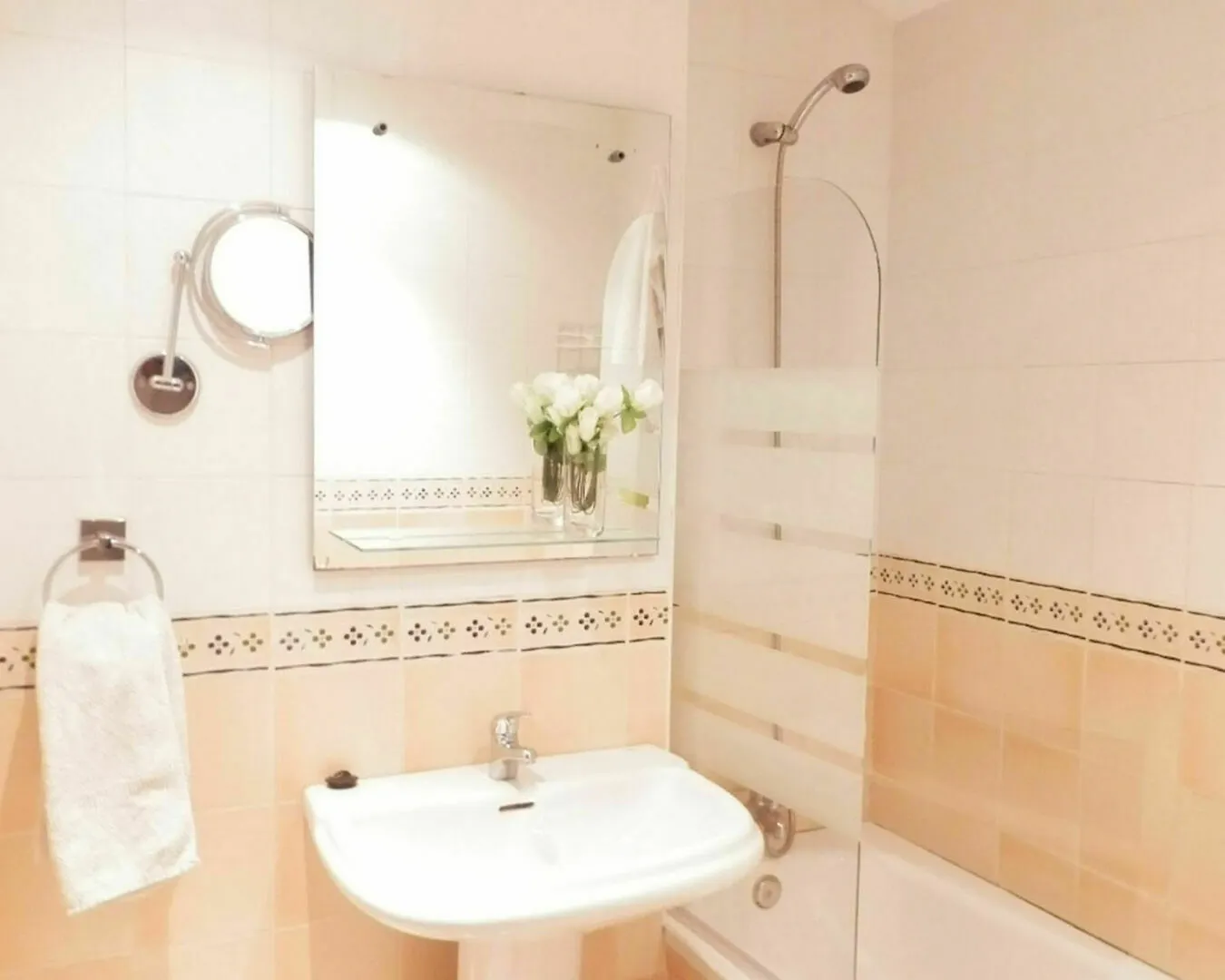 Waterfront Capuchinos Apartment 말라가
